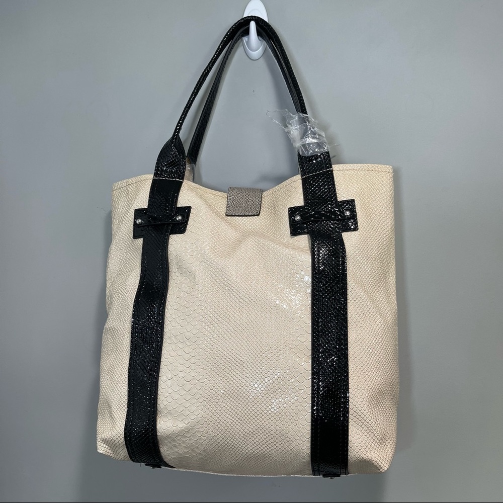 NWT Tote Guess Bag - Picture 8 of 17